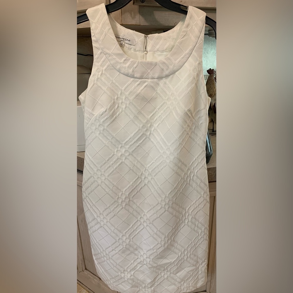 Evan Picone Cream Sheath Dress Scoop Neck Sleeveless